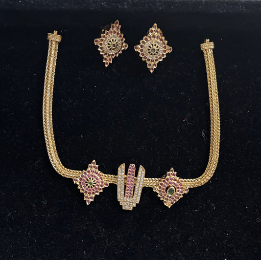 Gold-Tone Jewelry Set with Intricate Detail