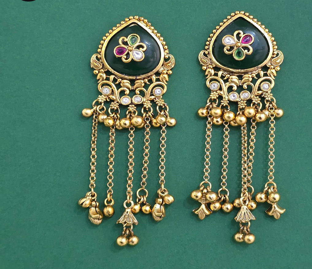 Antique Classic Earring with Matte Gold Plating