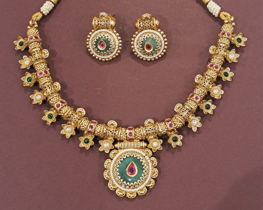 Floral Jewelry Set with Intricate Detailing