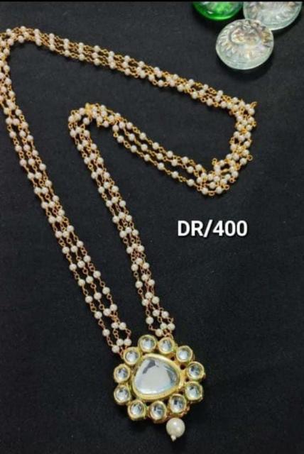 Elegant Kundan Pendant Necklace with beads strings