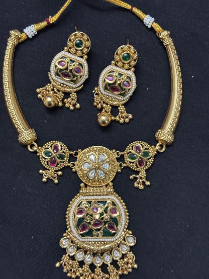Elegant Kundan Jewelry Set with Earrings
