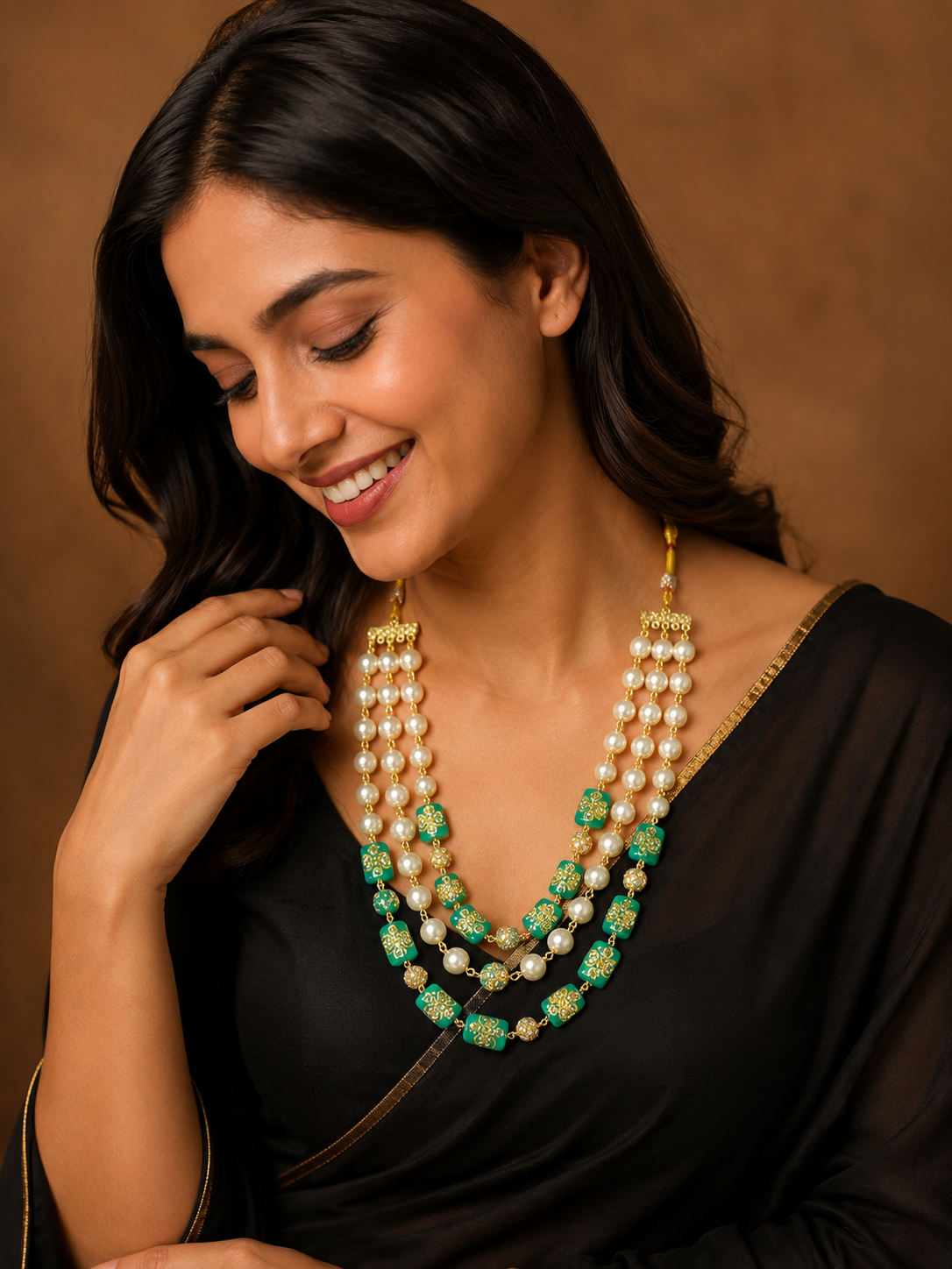 Elegant Pearl and Green Beaded Necklace