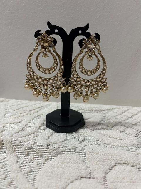Elegant Pearl and Kundan Earrings