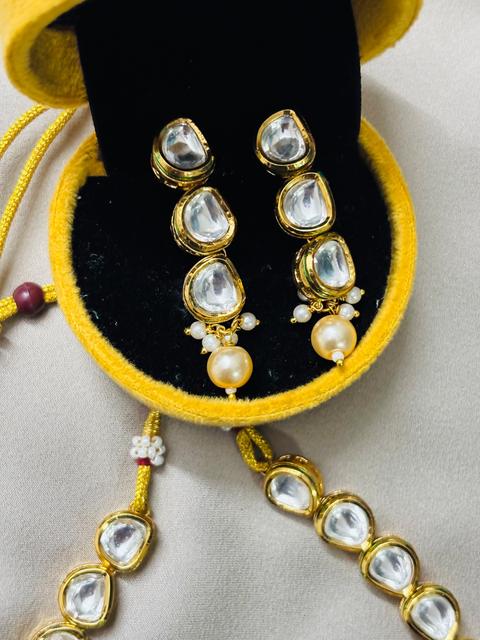 Single layered Kundan with Meena Jewelry Set with Earrings