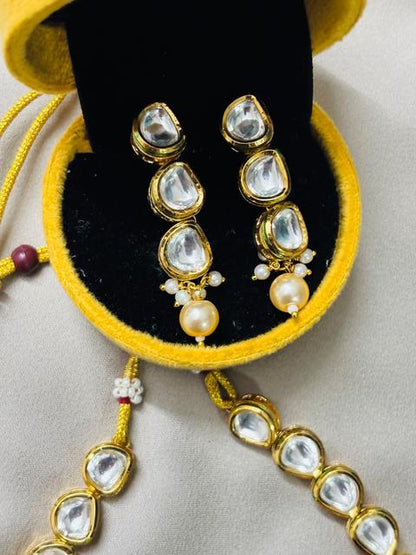 Single layered Kundan with Meena Jewelry Set with Earrings