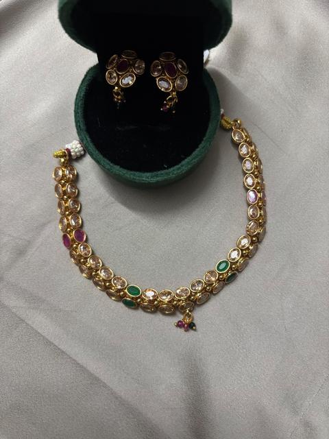 Kundan Jewelry Set with Earrings