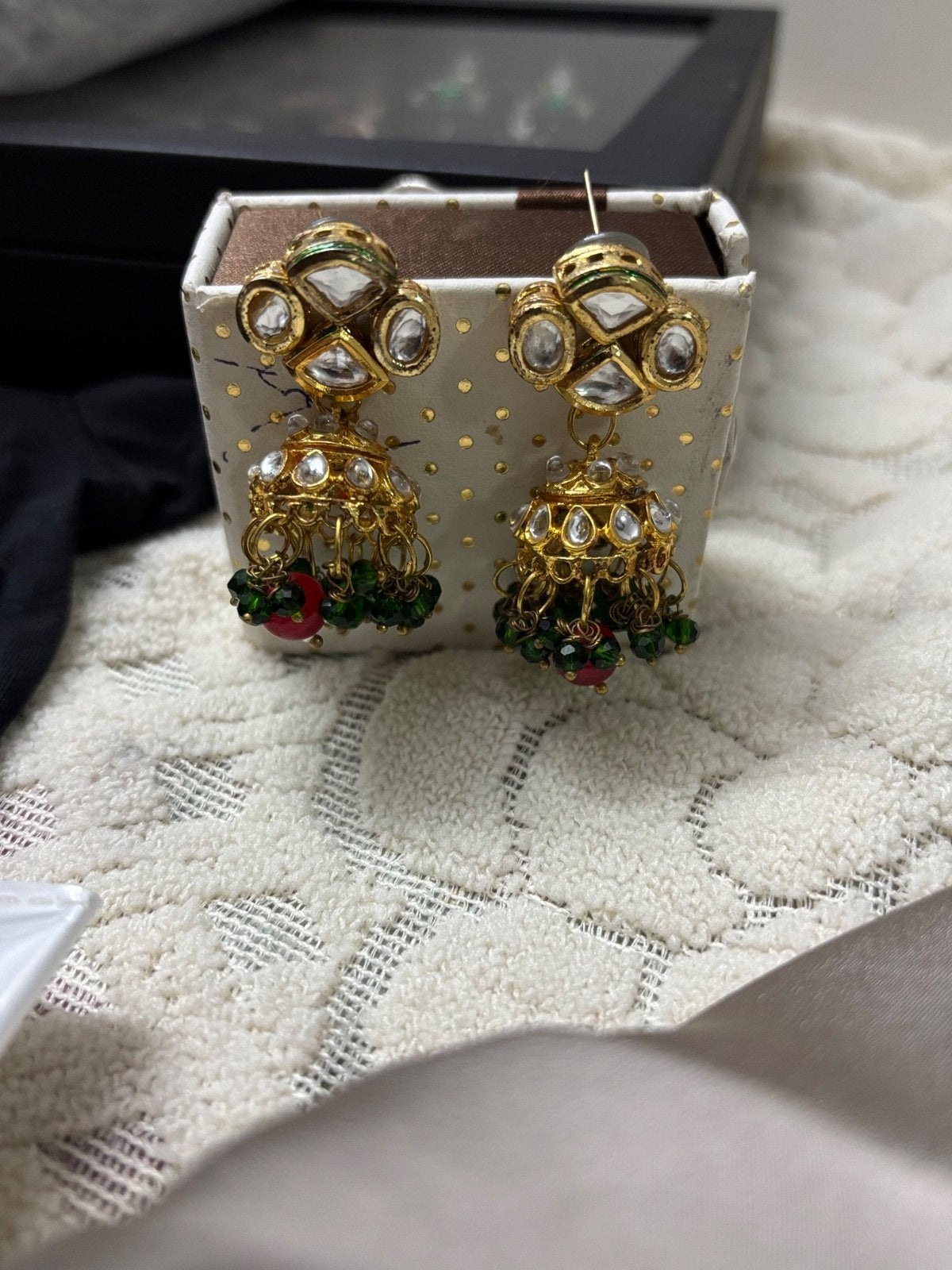 Elegant Kundan Jhumka Earrings