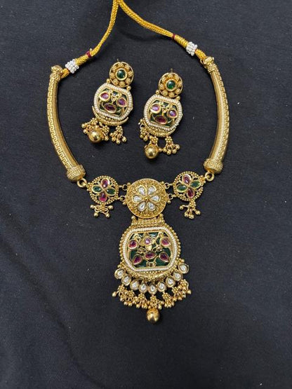 Elegant Kundan Jewelry Set with Earrings