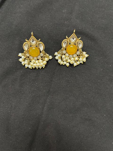 Elegant Kundan and Pearl Earrings