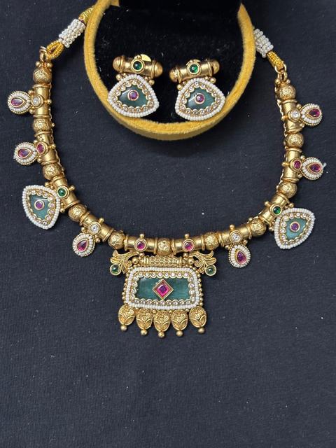 Elegant Kundan Jewelry Set with Earrings