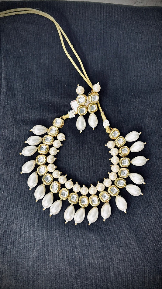 Elegant Kundan and Pearl Necklace