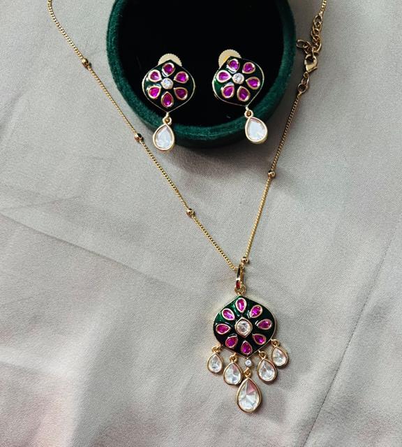 Mossainite Pendant Jewelry Set