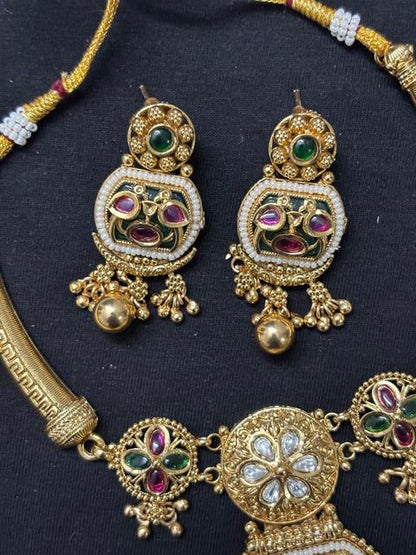 Elegant Kundan Jewelry Set with Earrings